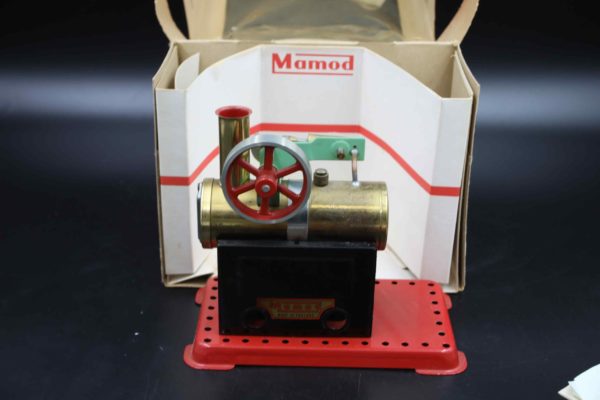 05 - 261.4_Vintage Mamod Minor 2 steam engine_98760