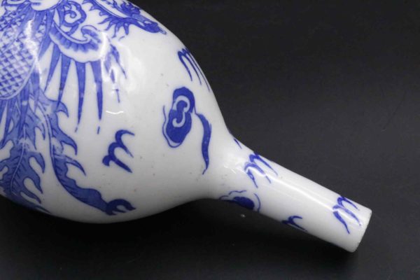 05 - 272.5_Blue and White Porcelain Bottle Vase_95913