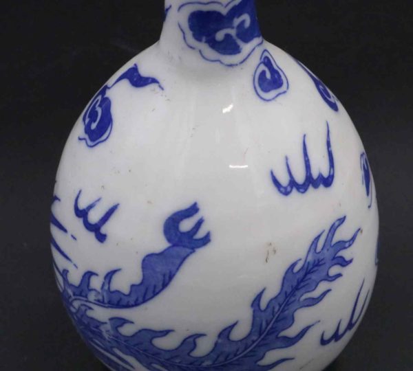 05 - 272.6_Blue and White Porcelain Bottle Vase_95913