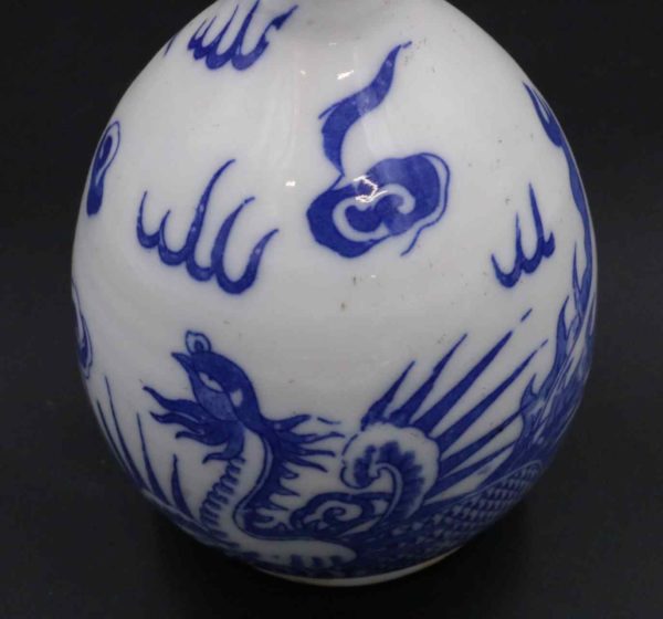 05 - 272.7_Blue and White Porcelain Bottle Vase_95913