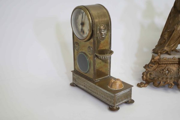 05 - 278.4_An Empty clock case and large spelter clock._98777