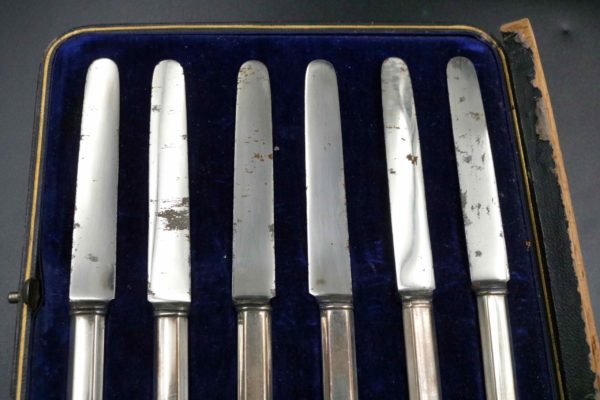 05 - 28.4_Collection of silver flatware_97584