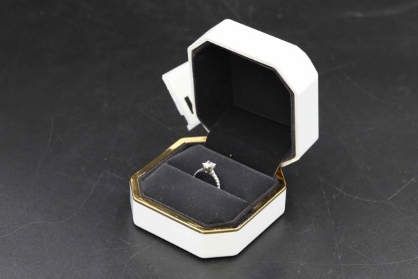 05 - 280.2_A Diamond ring 90 carat_98779