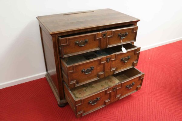 05 - 282.6_18th Century Oak Chest of Drawers_95959
