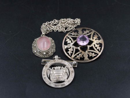 05 - 284.1_x3 pieces of hallmarked silver jewellery_98783