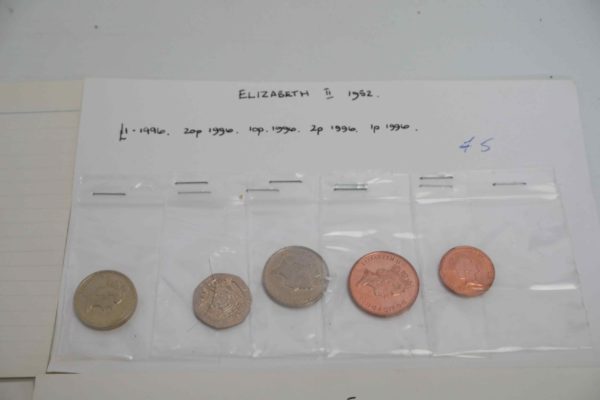 05 - 289.6_Mixed decimal coins including EEC 50p and NHS 50p_98936