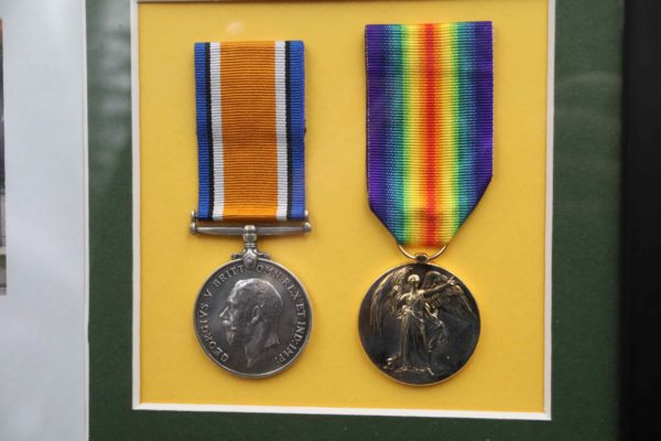 05 - 299.8_World war one war medal and replica victory medal_98952