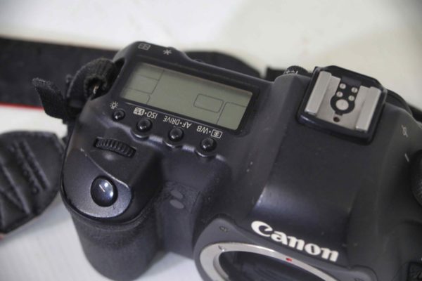 05 - 305.4_Canon EOS 5D MKII Camera_99009