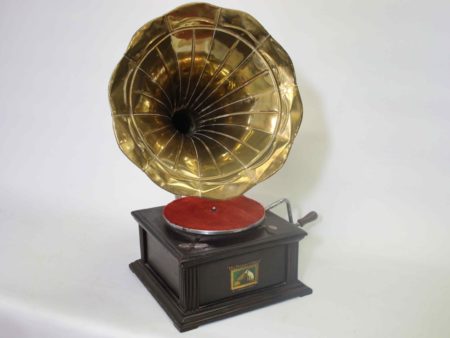 05 - 308.1_Dulcetto HMV Original Gramophone with Records_99012