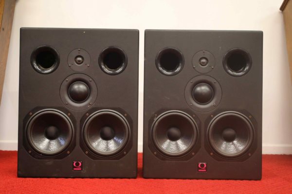 05 - 309.5_Pair of Quested Studio Monitors VH3208_99013