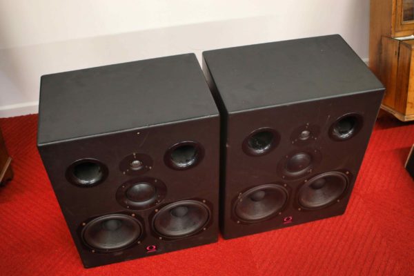 05 - 309.6_Pair of Quested Studio Monitors VH3208_99013