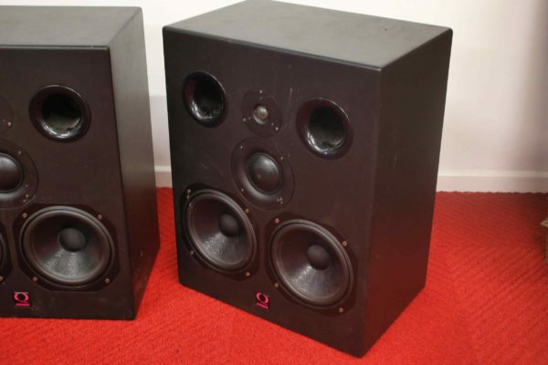 05 - 309.7_Pair of Quested Studio Monitors VH3208_99013
