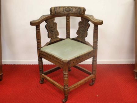05 - 323.1_Victorian Corner Chair_99027