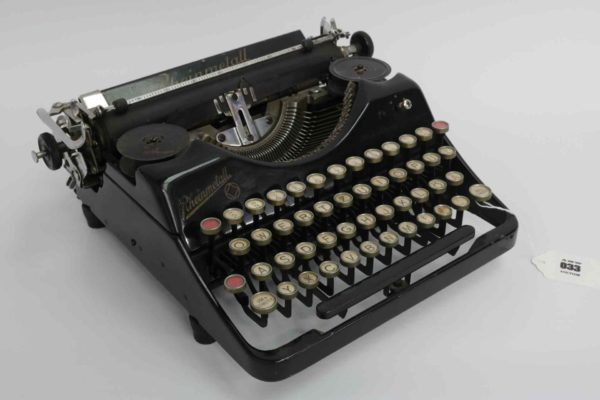 05 - 33.1_WW2 Typewriter Werk Somerda Eriurt Rheinmetall with SS Runic Key_95590