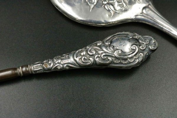 05 - 36.4_A selection of Silver items_97592