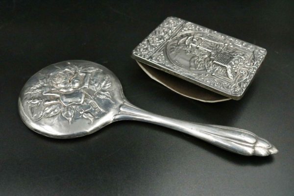 05 - 36.6_A selection of Silver items_97592
