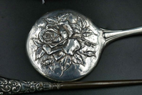05 - 36.7_A selection of Silver items_97592