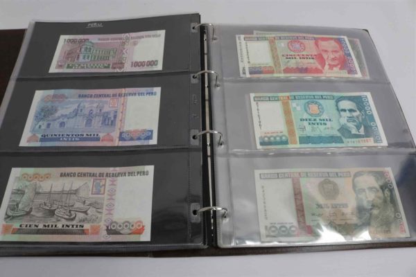 05 - 38.5_Large Amount of Uncirculated World Banknotes_95596