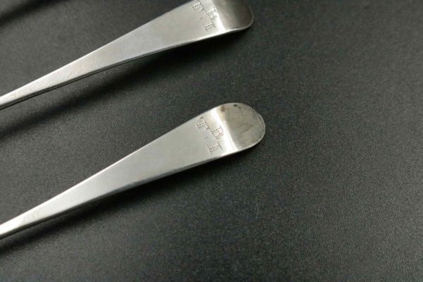 05 - 39.3_A selection of silver teaspoons_97595