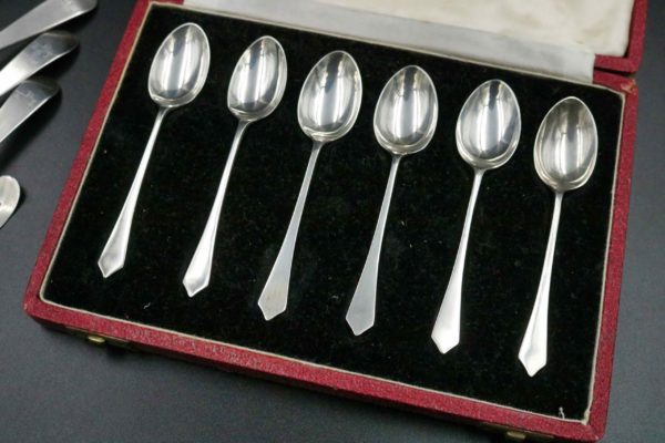 05 - 39.6_A selection of silver teaspoons_97595