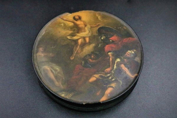 05 - 4.4_Antique Mauchline ware box and hand painted snuff box_97560