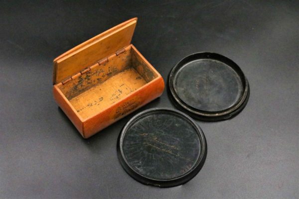 05 - 4.6_Antique Mauchline ware box and hand painted snuff box_97560