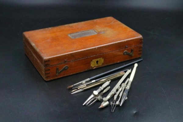 05 - 42.8_Boxed mathematical instruments_97598