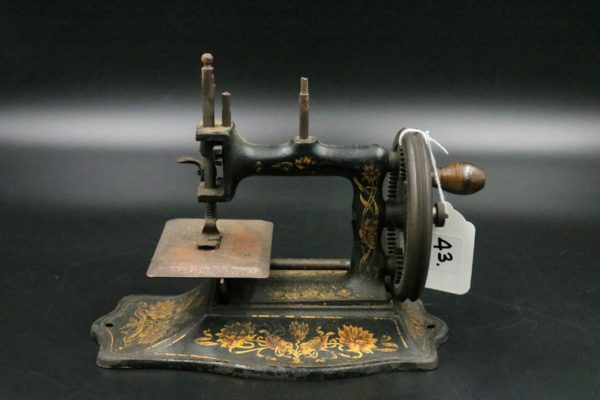 05 - 43.2_Vintage baby sewing machine_97599
