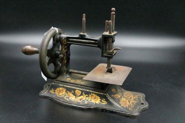 05 - 43.4_Vintage baby sewing machine_97599