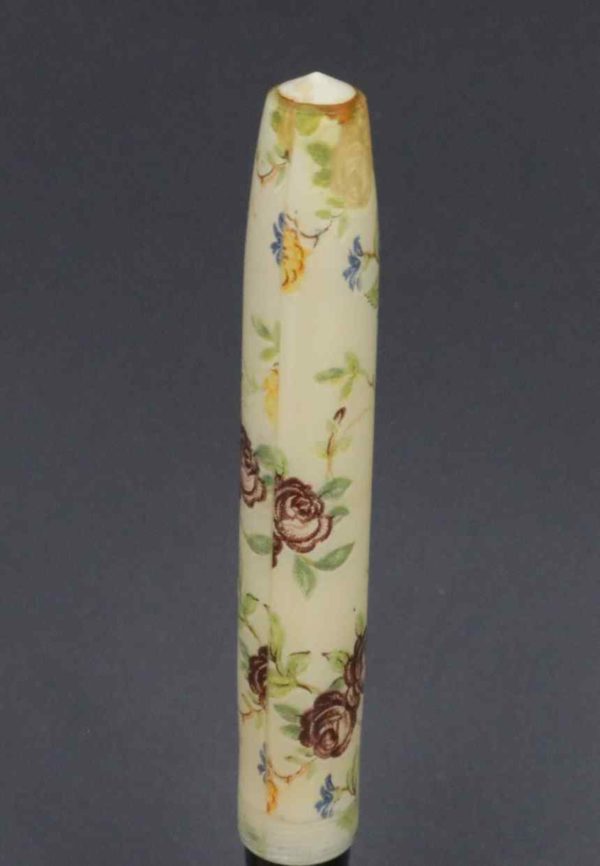 05 - 43.7_Conway Stewart Number 22 Floral Fountain Pen 14ct Gold_95601