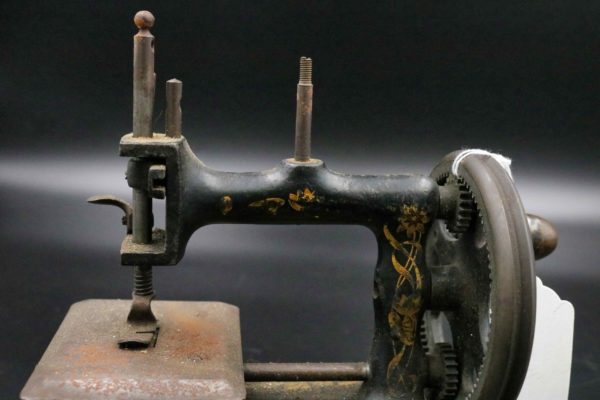 05 - 43.8_Vintage baby sewing machine_97599