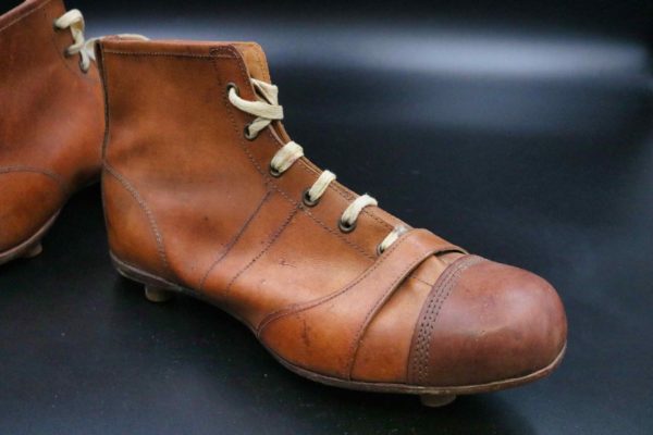 05 - 6.5_Jen Goal Ward Football boots circa 1940_97562