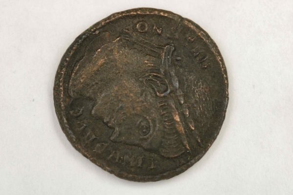 05 - 80.2_Ancient Roman Coin Emperor Constanine I_97645