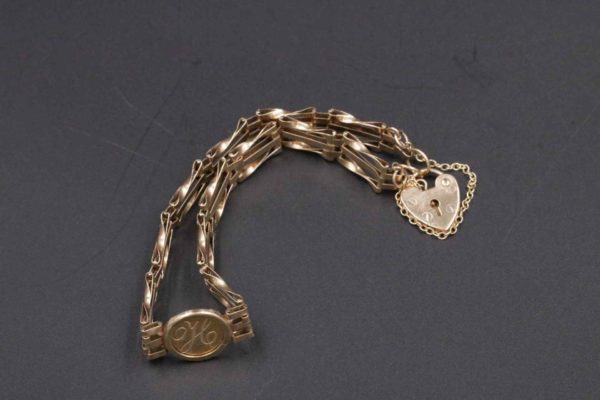 05 - 87.1_9CT Gold Ladies Gate Bracelet 4.18 Grams_95645