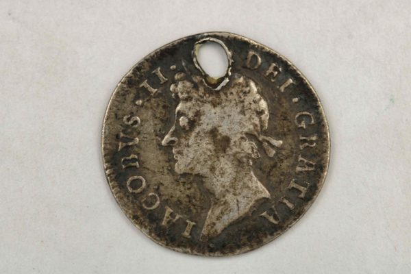 05 - 87.1_James II 1686 Threepence Coin_98327
