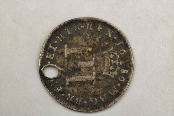 05 - 87.5_James II 1686 Threepence Coin_98327