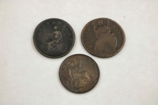 05 - 89.2_Victoria 1884 Farthing George III 1807 and King Charles II Coin 1674_98329