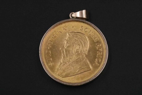 05 - 92.2_1 Oz Gold Krugerrand with 9CT Gold Mount for a Pendant 1971_95650