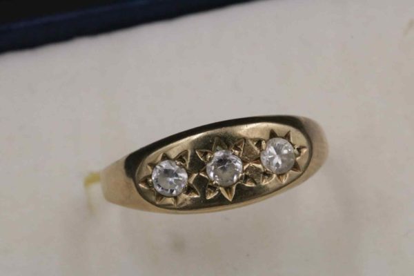 05 - 95.5_9CT Gold Ring Set with 3 Clear Stones_95653