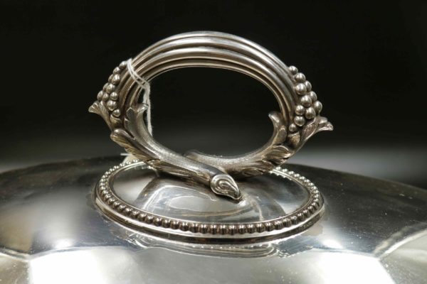 05 - 96.5_A Large silver plated cloche_98334