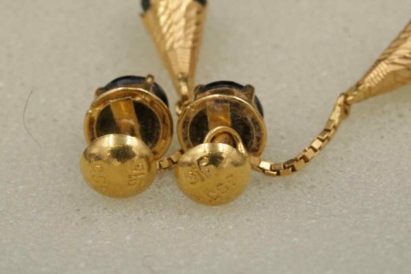 05 - 97.4_22CT Gold Earrings with Black Stones_95655