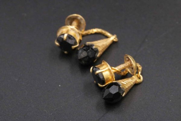05 - 97.5_22CT Gold Earrings with Black Stones_95655