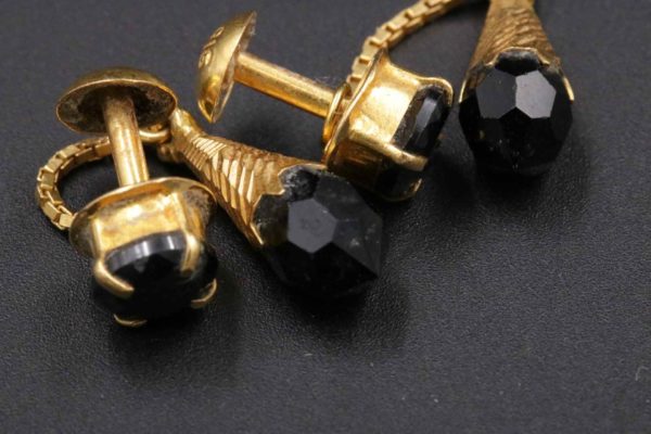 05 - 97.7_22CT Gold Earrings with Black Stones_95655
